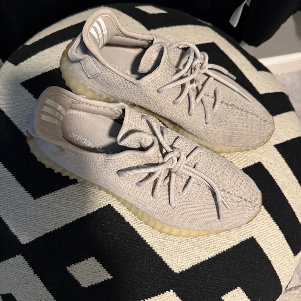 Yeezy sesame 350